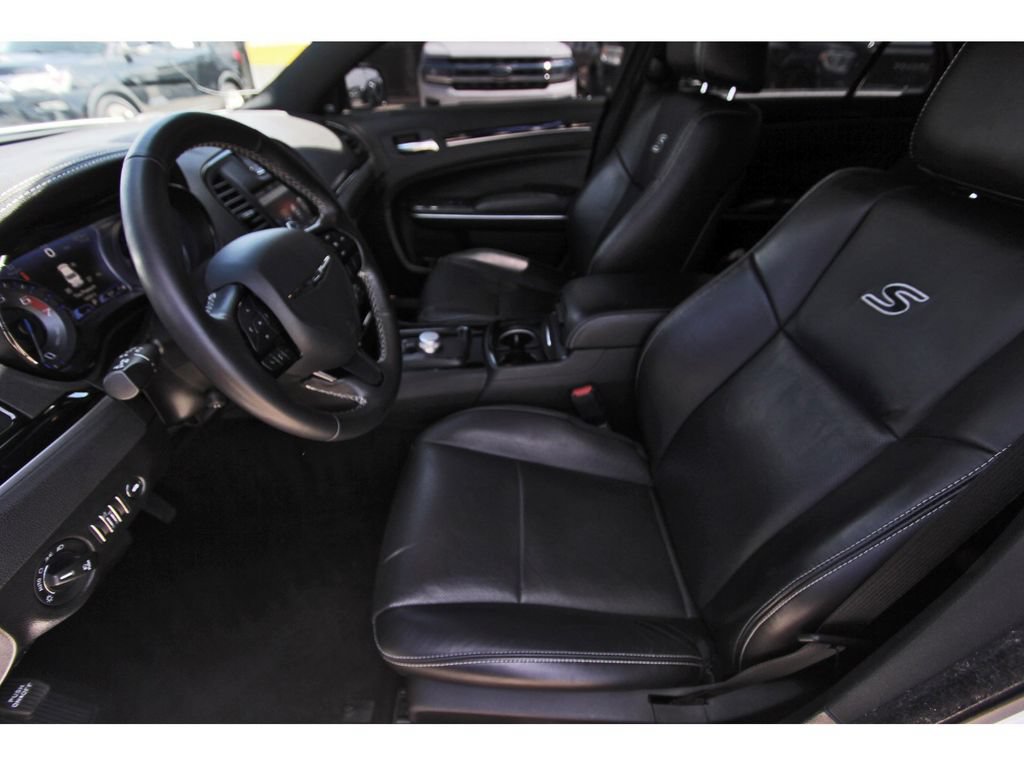 Used 2022 Chrysler 300 S w/ Comfort Group RWD image 6