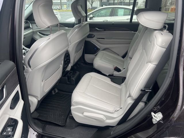 Used 2022 Jeep Grand Cherokee L Overland w/ Advanced Protech Group III image 9