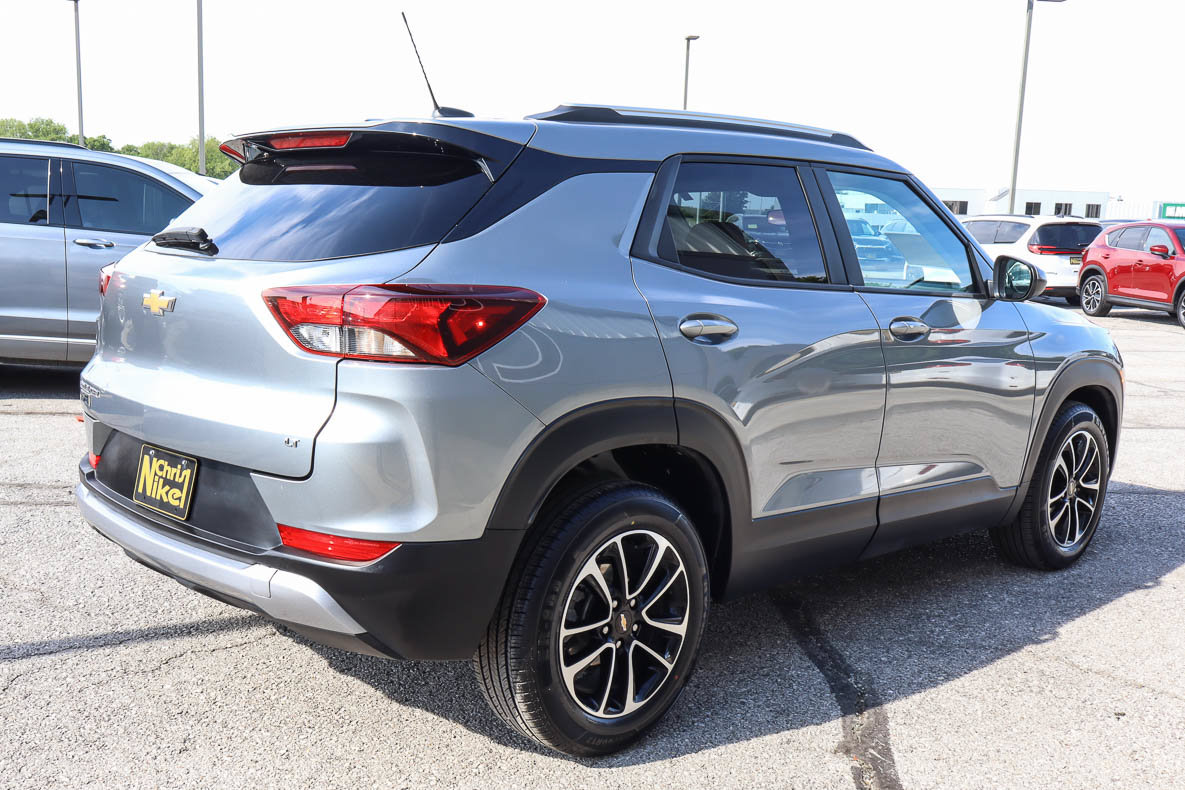 Used 2025 Chevrolet TrailBlazer LT FWD image 4