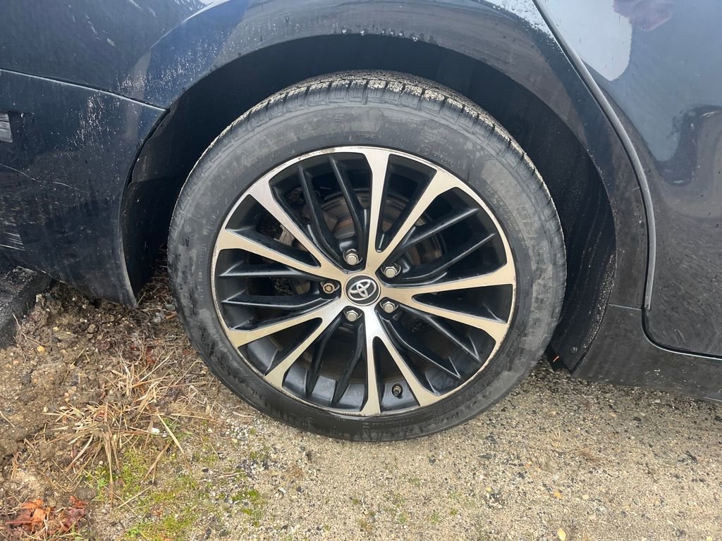 Used 2018 Toyota Camry SE w/ Convenience Package image 5