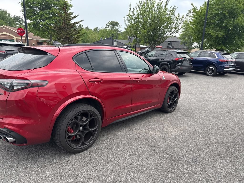 Used 2024 Alfa Romeo Stelvio Quadrifoglio w/ Active Assist Plus Package AWD/4WD image 4