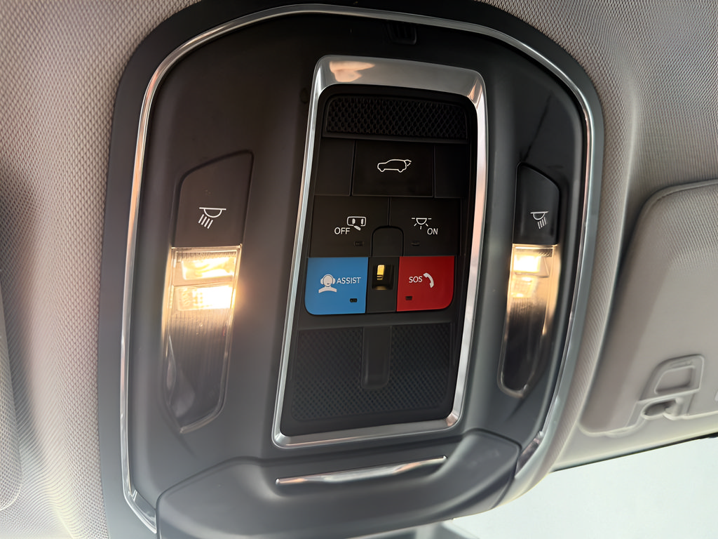 Used 2023 Jeep Grand Cherokee L Laredo w/ Luxury Tech Group I AWD/4WD image 14