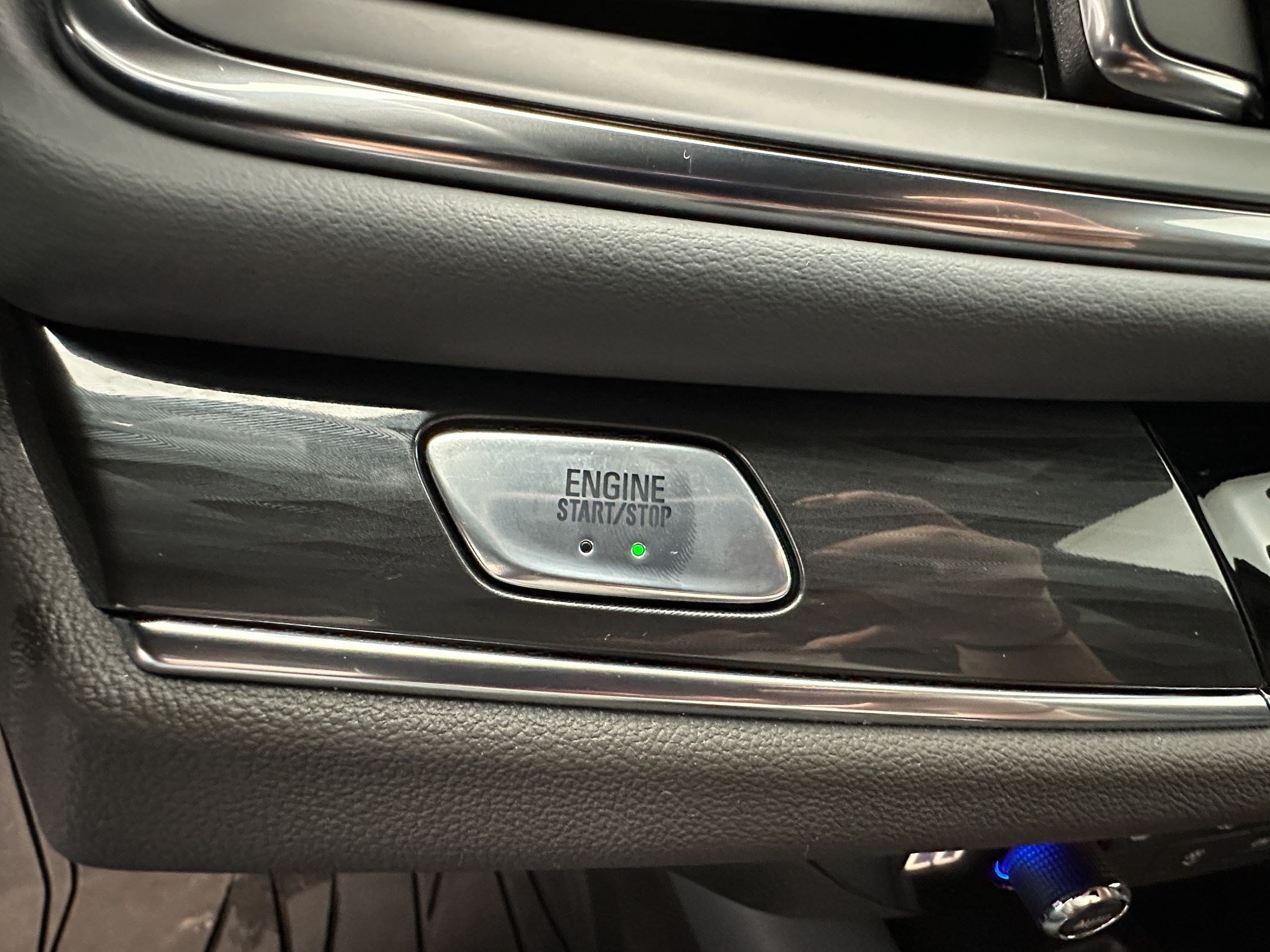 Certified 2023 Buick Enclave Essence w/ Sport Touring Edition AWD/4WD image 17