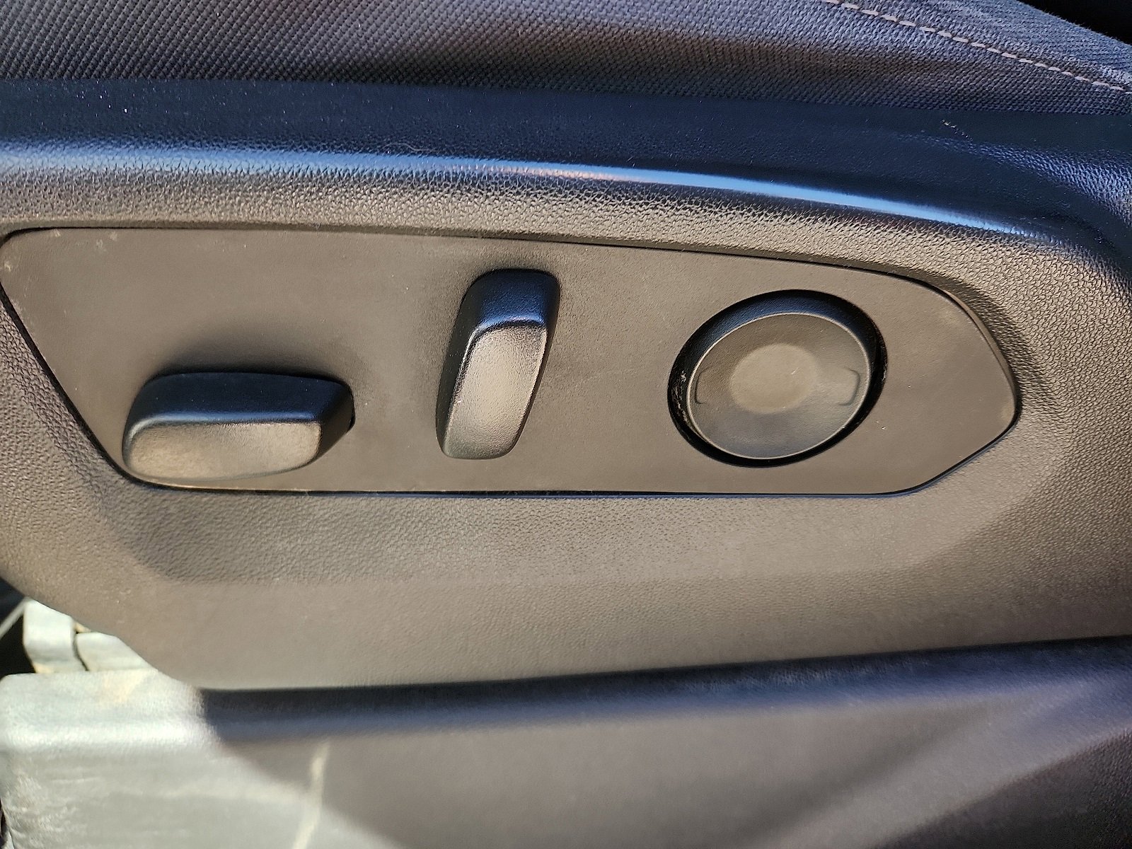 Used 2023 Chevrolet Silverado 1500 LT Trail Boss w/ Protection Package image 15