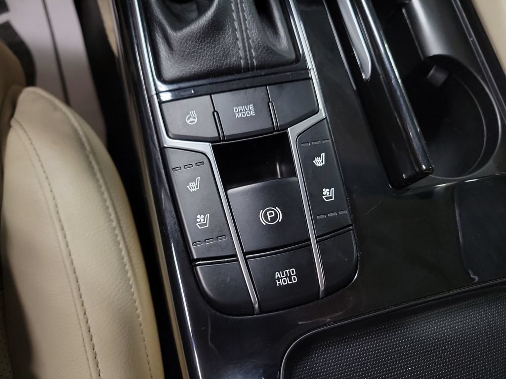 Used 2017 Kia Cadenza Technology FWD image 20