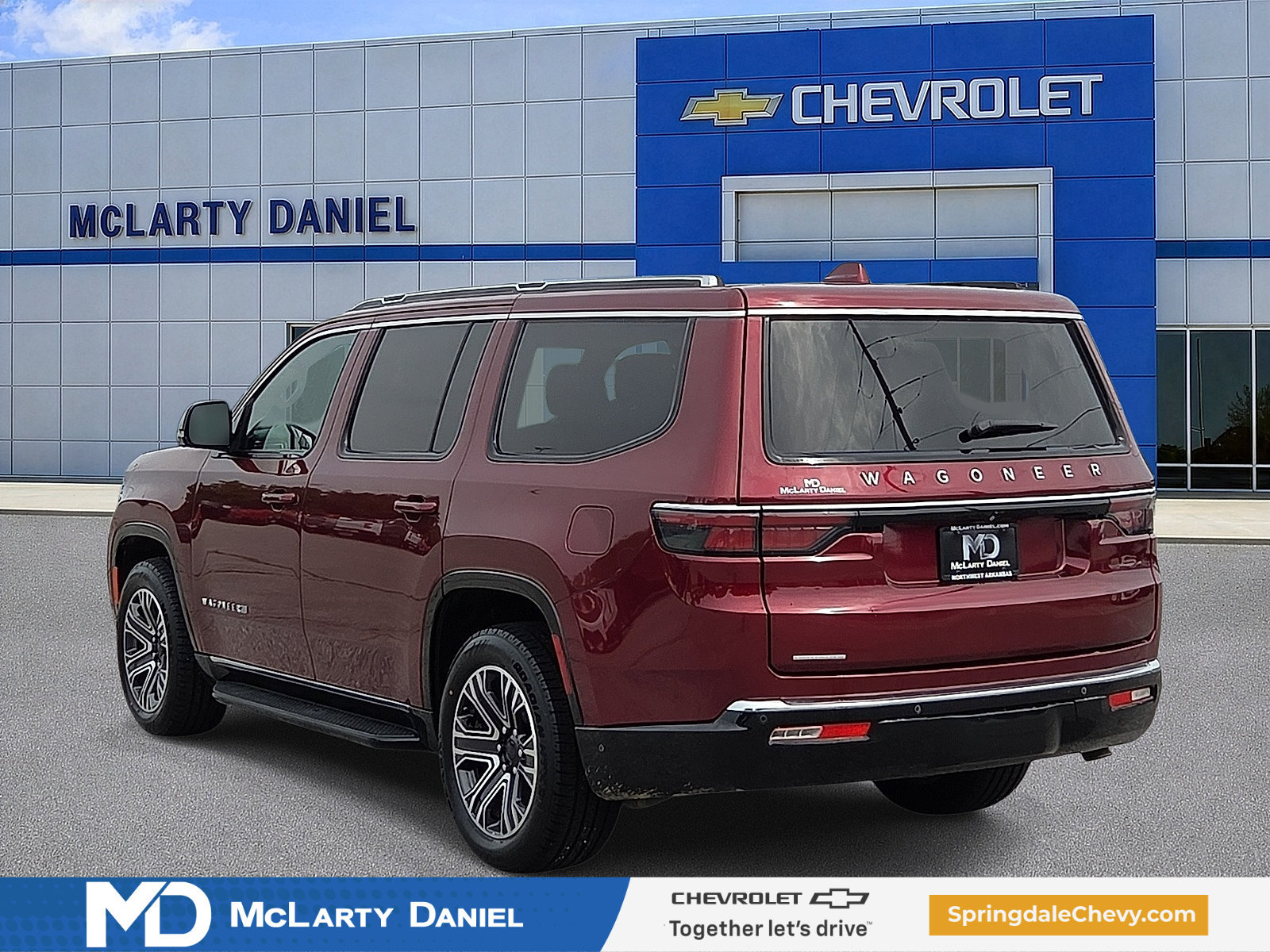 Used 2023 Jeep Wagoneer 4WD w/ Premium Group I image 4