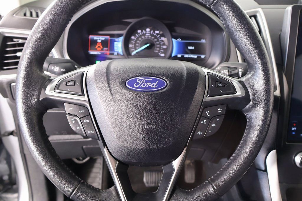 Used 2024 Ford Edge SEL image 3