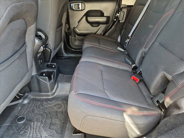 Used 2023 Jeep Wrangler Unlimited Rubicon w/ Cold Weather Group AWD/4WD image 19