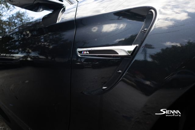 Used 2018 BMW M4 Convertible image 18