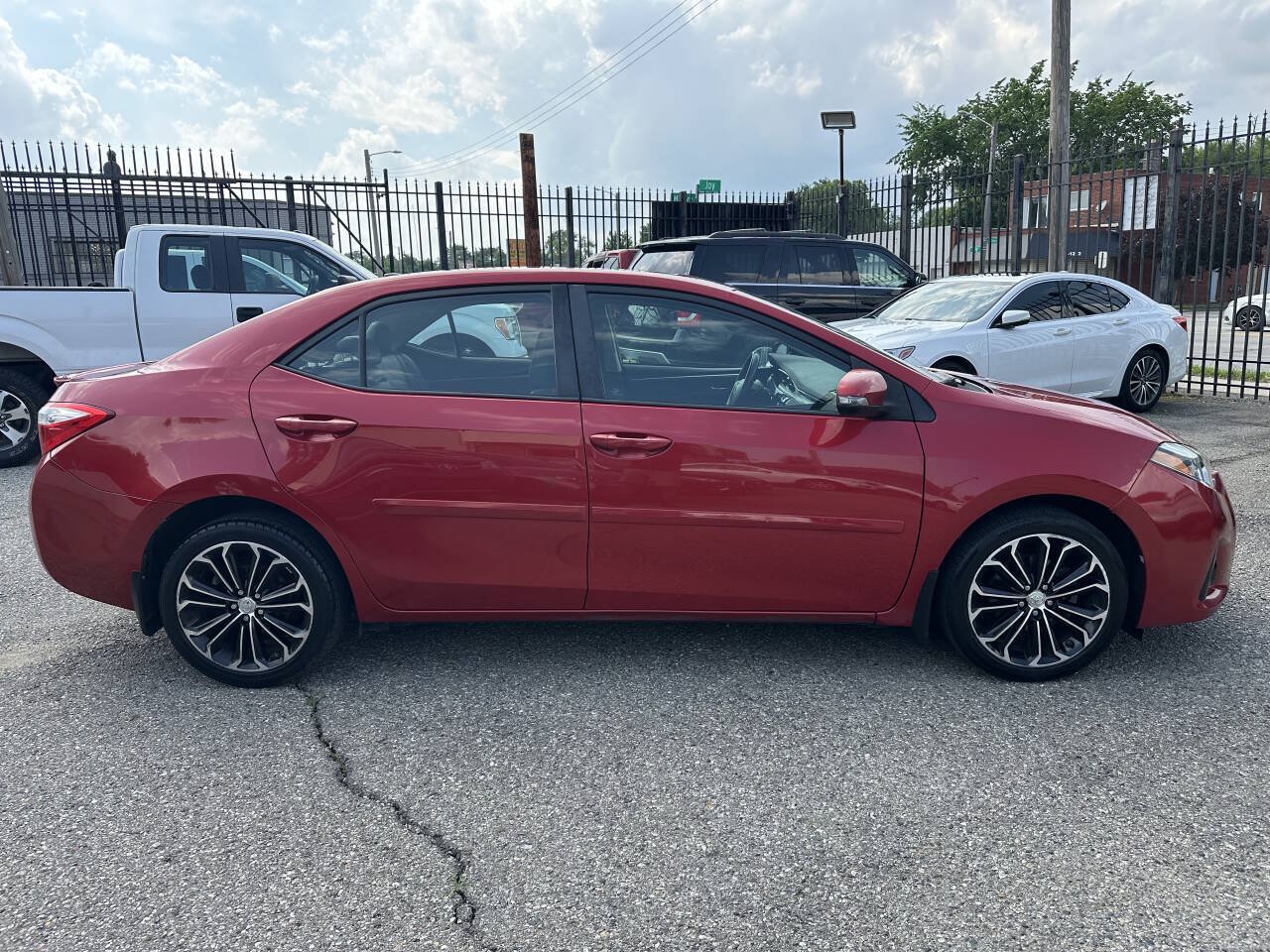 Used 2015 Toyota Corolla S Premium FWD image 4