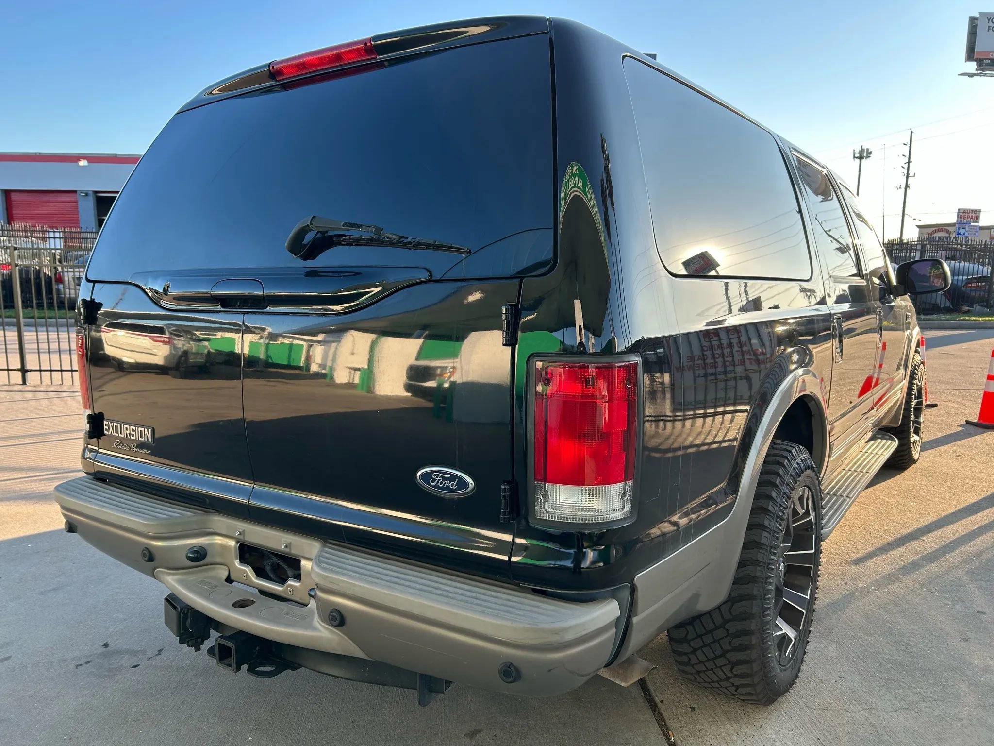 Used 2003 Ford Excursion Eddie Bauer image 6