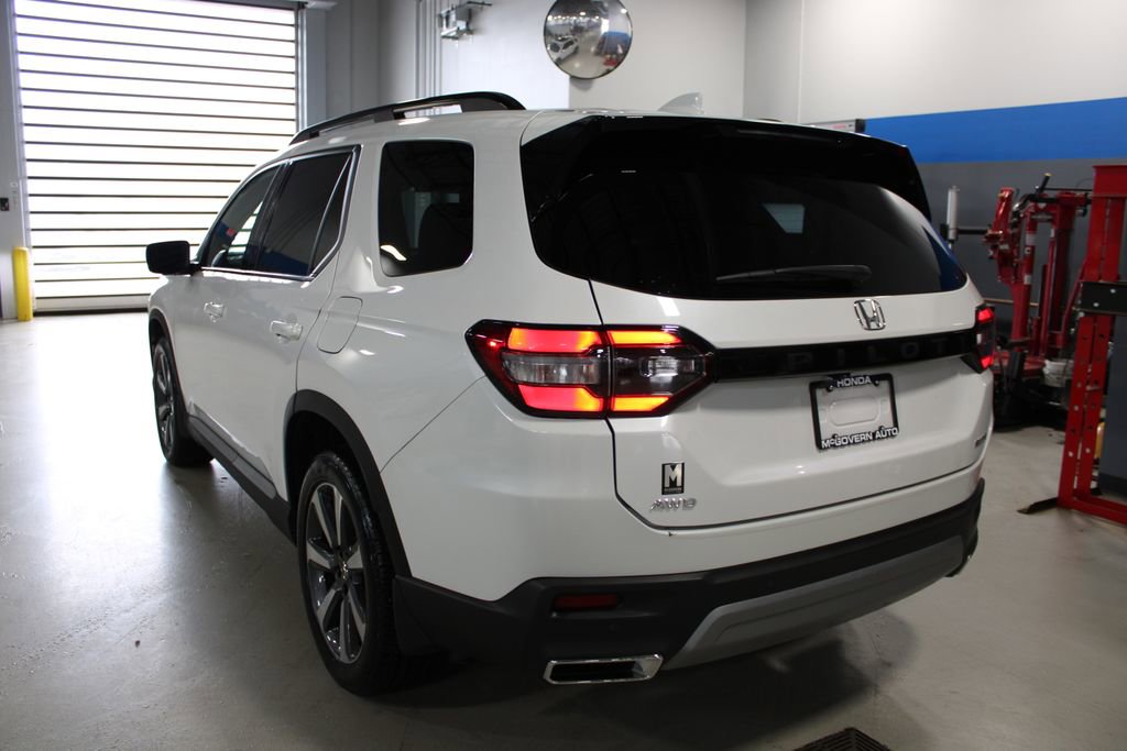 Used 2024 Honda Pilot Elite image 45