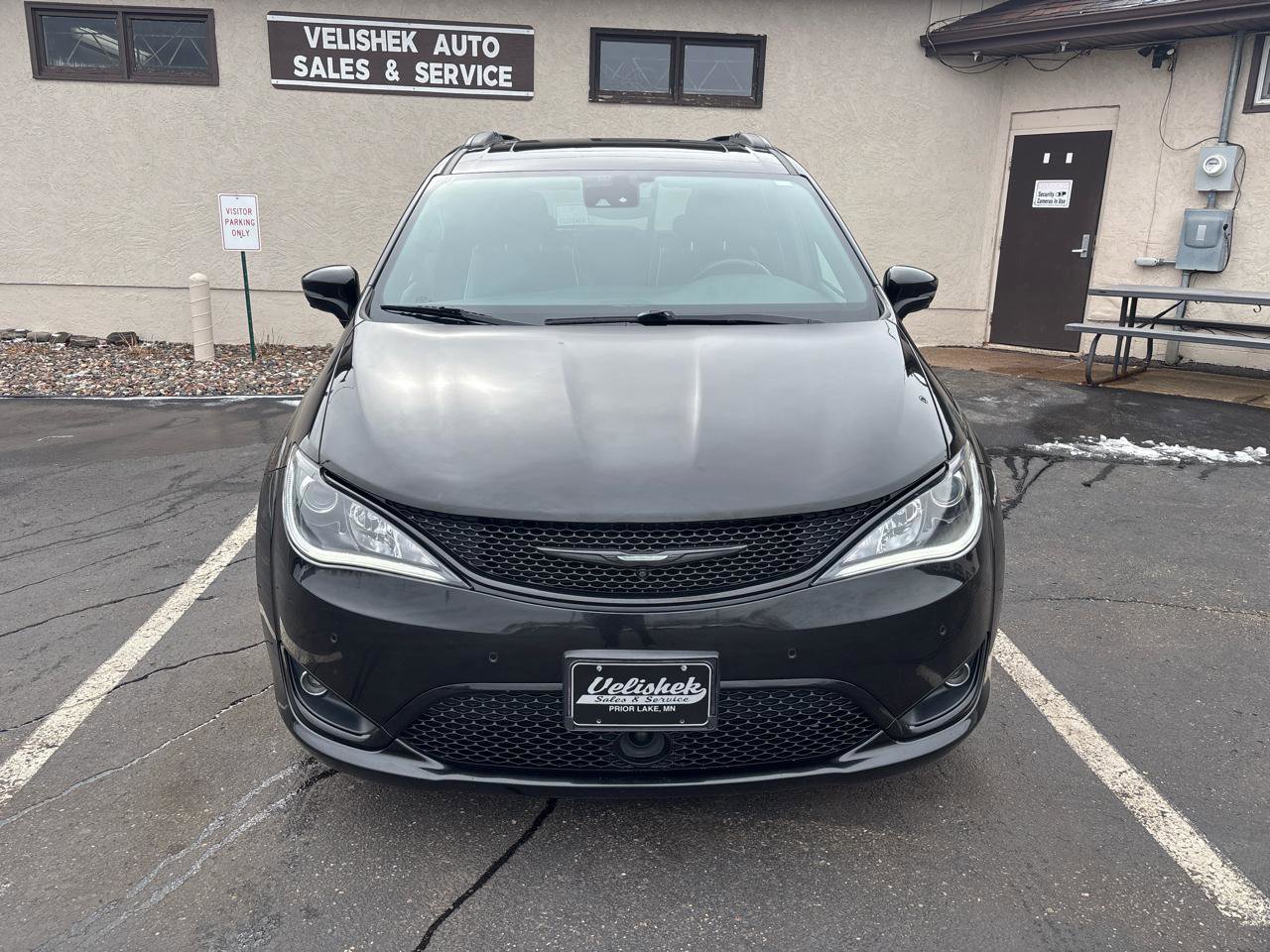 Used 2018 Chrysler Pacifica Limited w/ Advanced Safetytec Group image 8