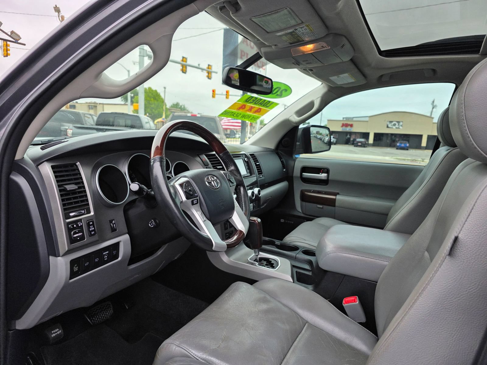 Used 2014 Toyota Sequoia Platinum AWD/4WD image 23