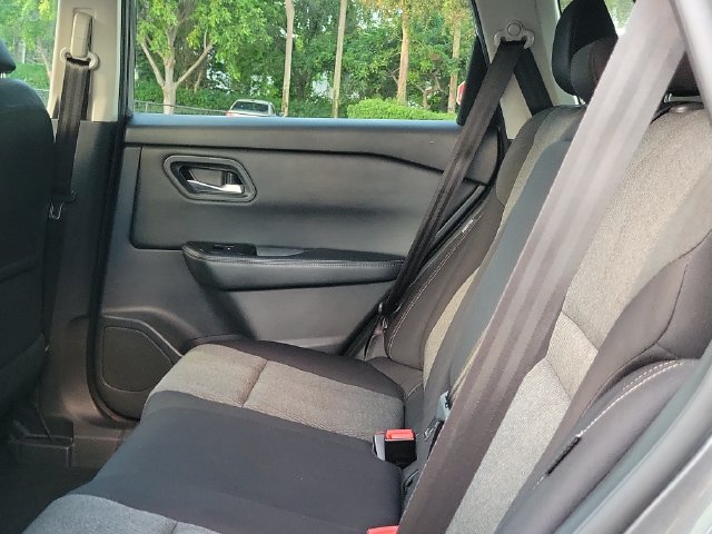 Used 2025 Nissan Rogue SV AWD/4WD image 8