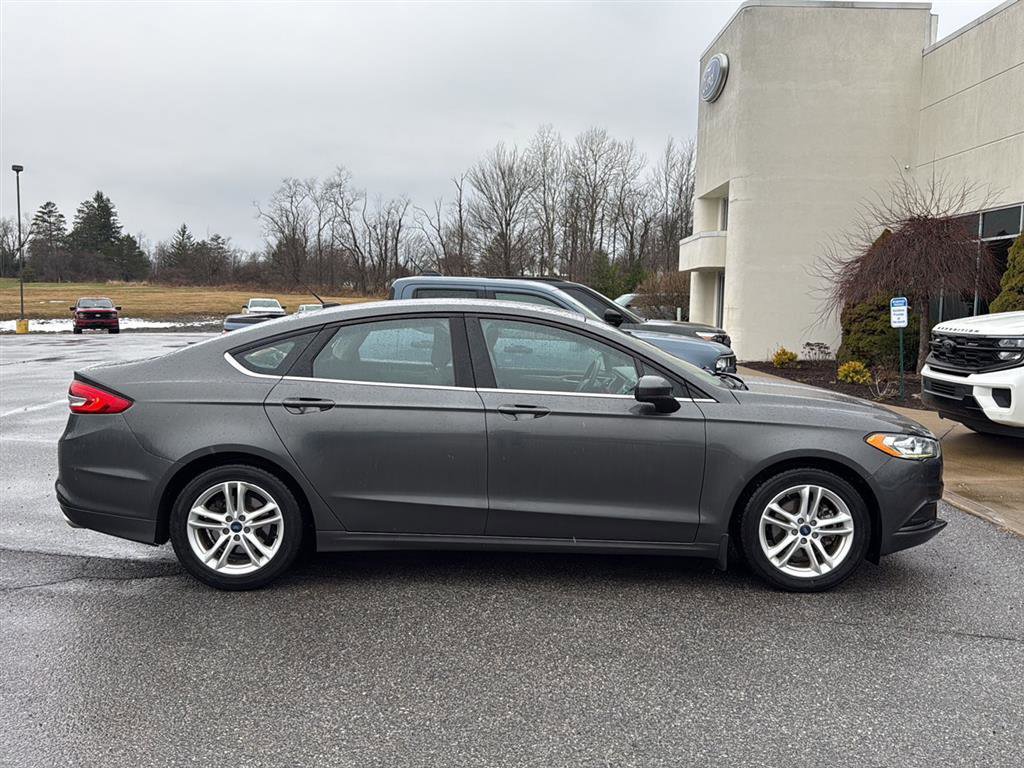 Used 2018 Ford Fusion SE w/ Fusion SE Technology Package image 1