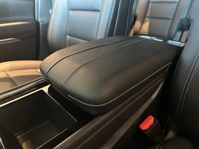 New 2027 Chevrolet Traverse LT w/ Midnight/Sport Edition AWD/4WD image 18