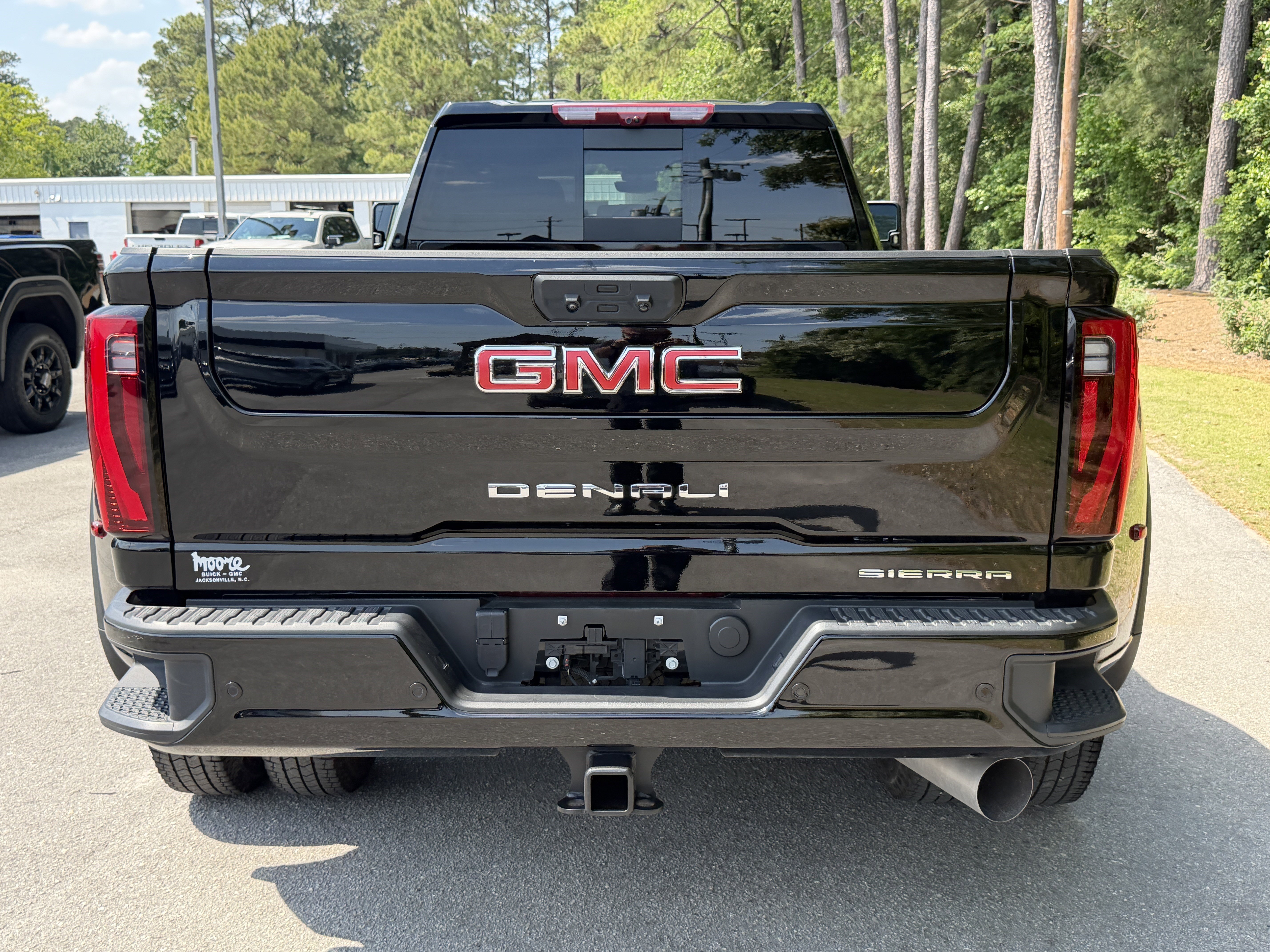 Used 2025 GMC Sierra 3500 Denali w/ Denali Reserve Package AWD/4WD image 9