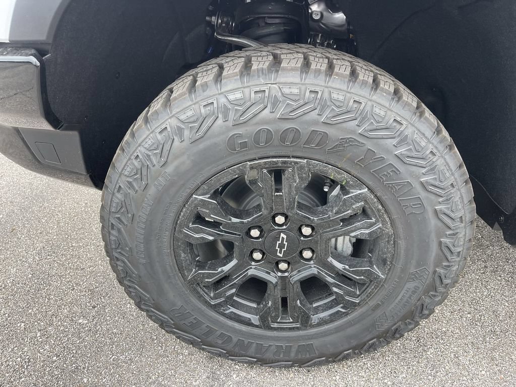 New 2026 Chevrolet Silverado 1500 ZR2 w/ LPO, Dark Essentials Package AWD/4WD image 10