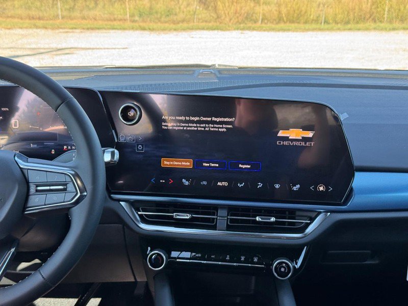 New 2026 Chevrolet Equinox EV LT FWD image 8