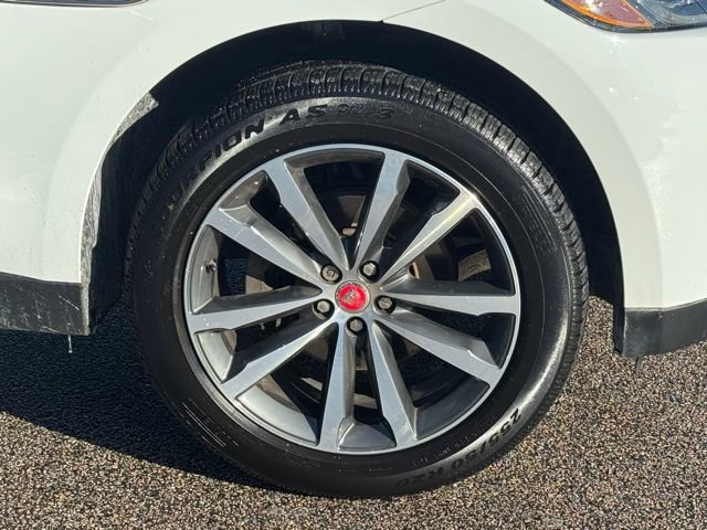 Used 2019 Jaguar F-PACE Prestige image 14