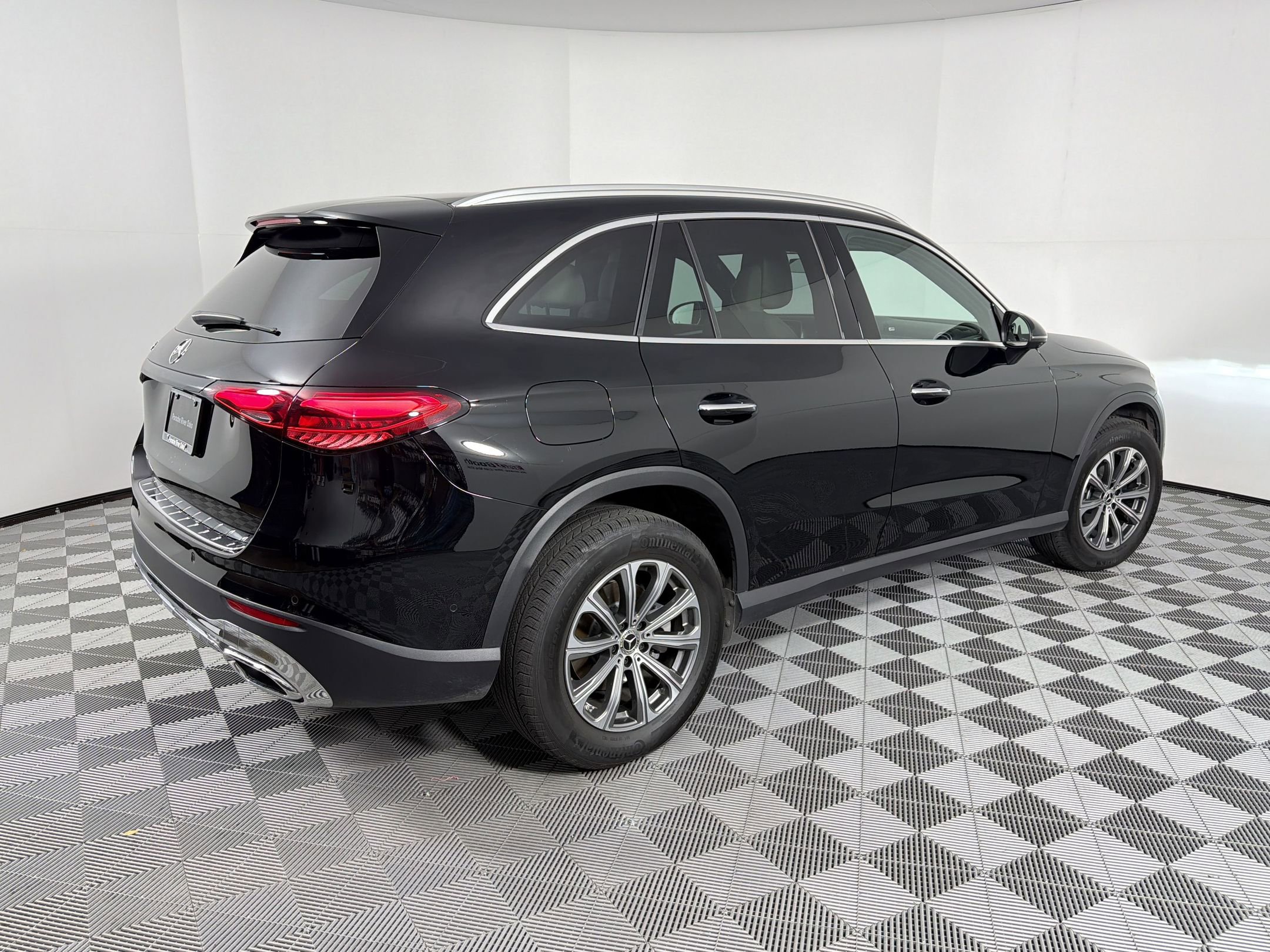 Used 2025 Mercedes-Benz GLC 300 image 9