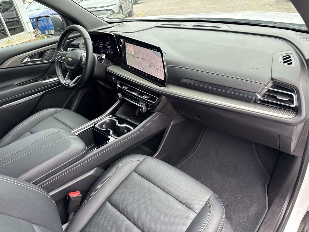 Certified 2025 Chevrolet Traverse LT image 13