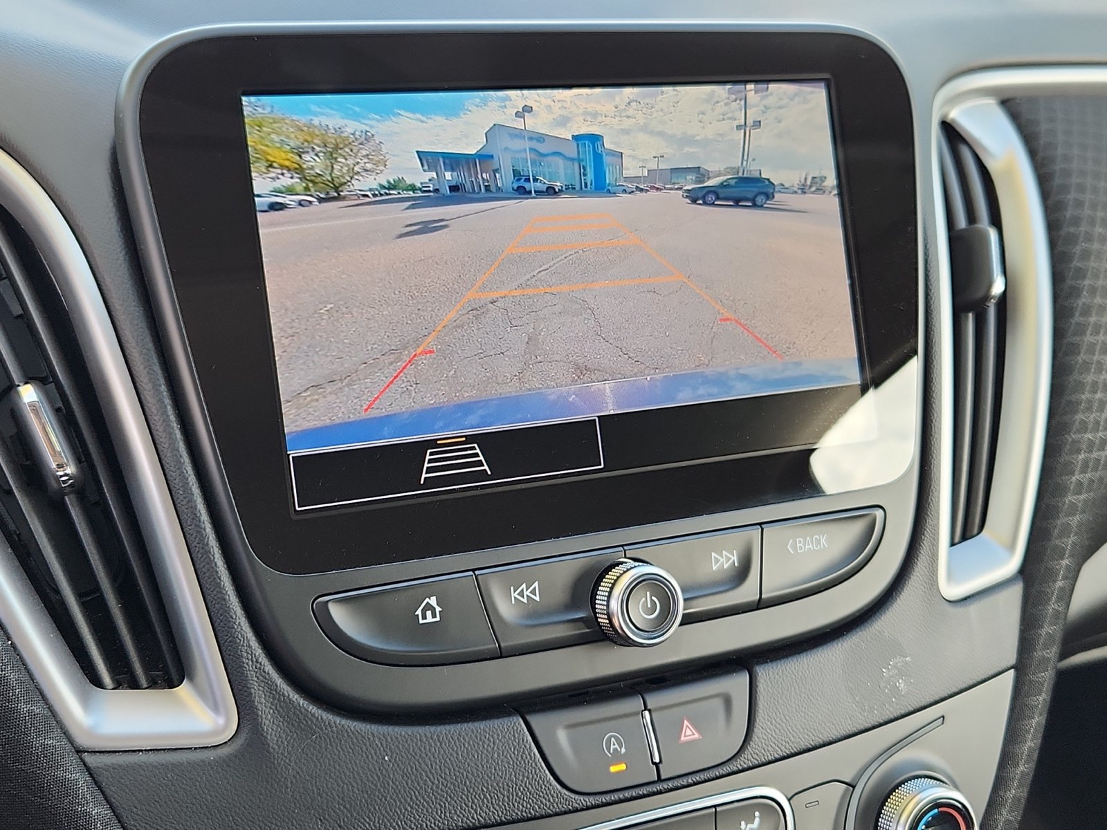 Used 2025 Chevrolet Malibu LT FWD image 22