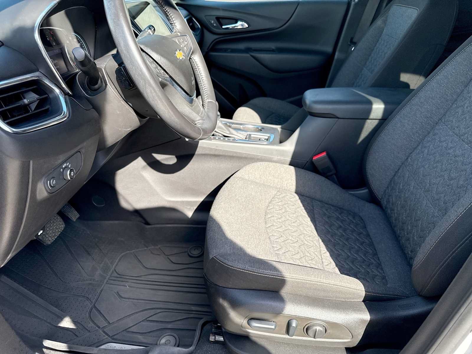 Used 2022 Chevrolet Equinox LT AWD/4WD image 15