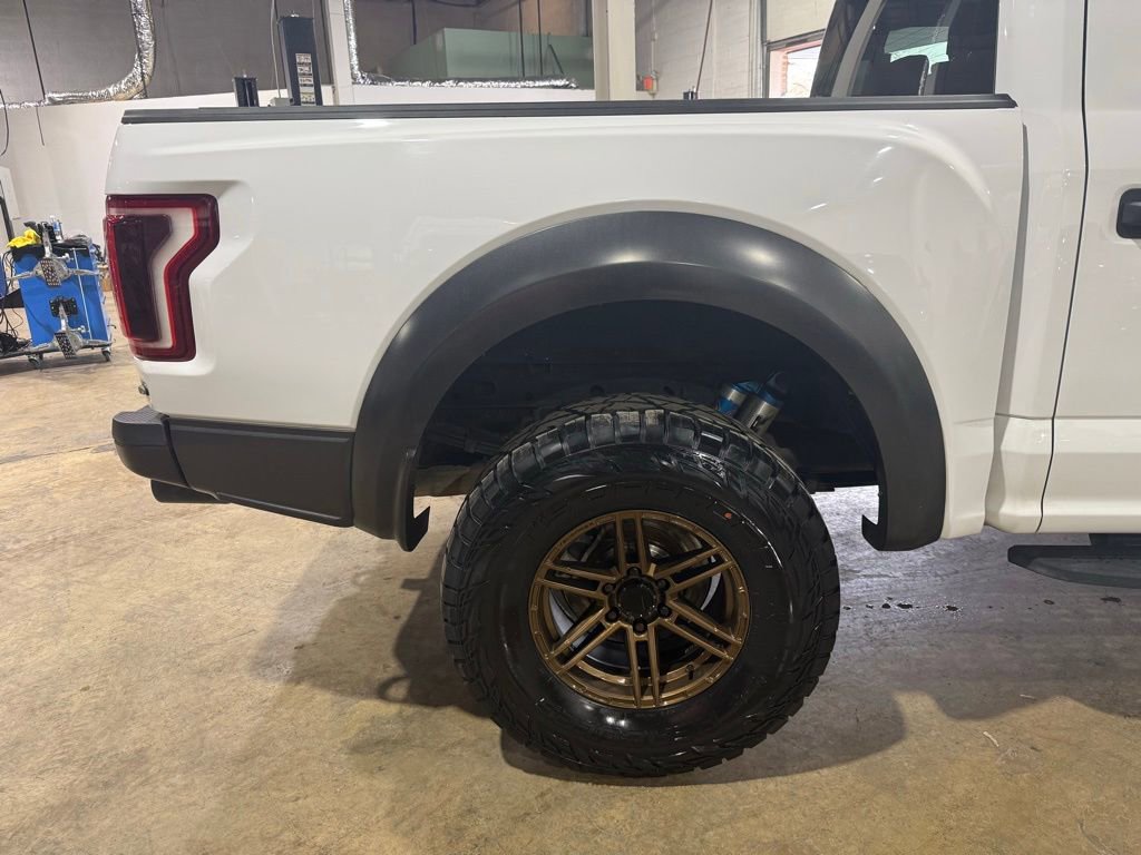 Used 2018 Ford F150 Raptor image 12