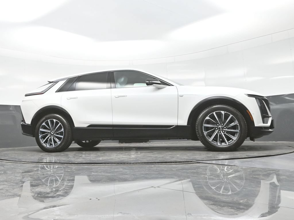 Certified 2024 Cadillac Lyriq Sport AWD/4WD image 28