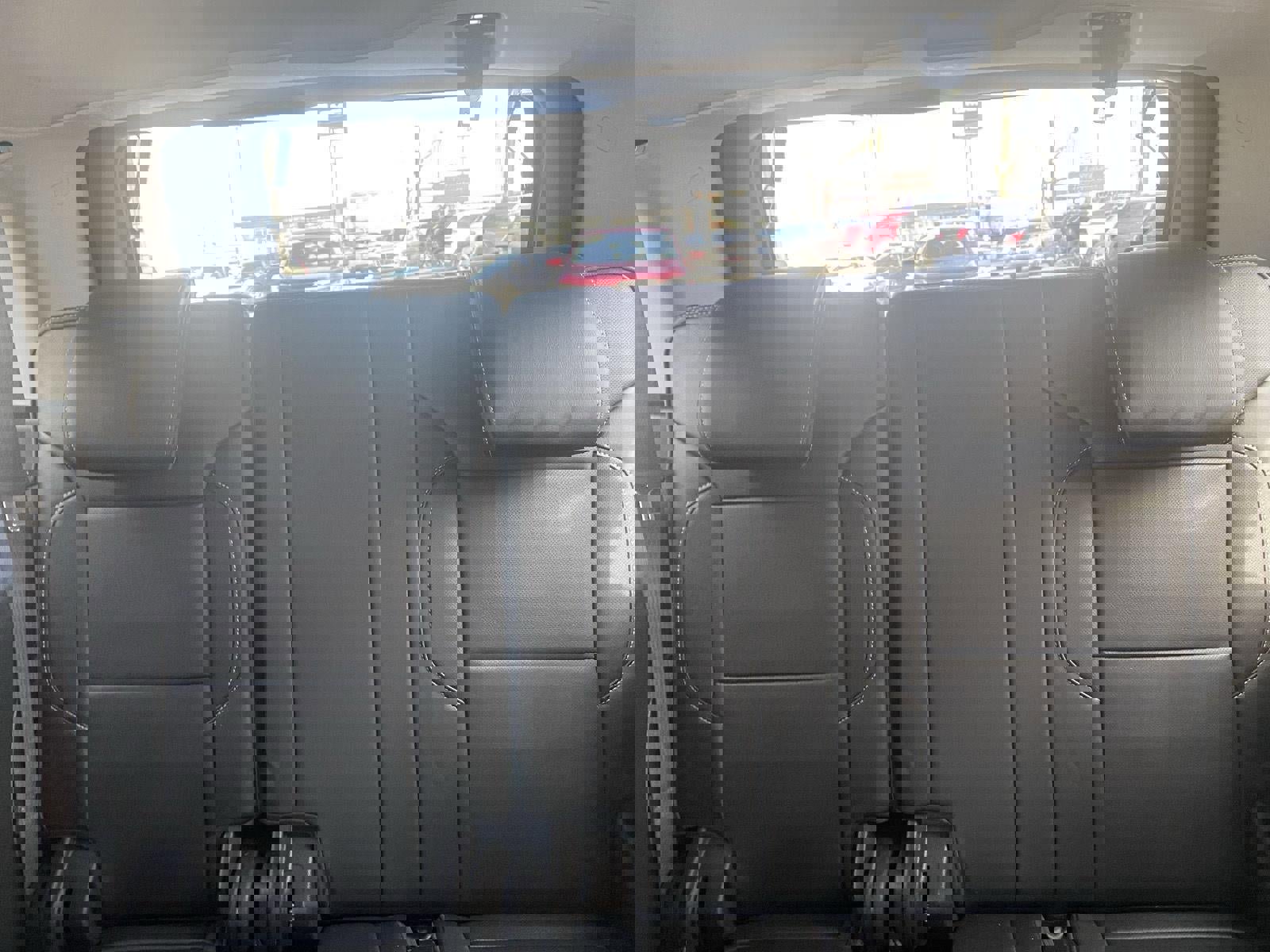 Used 2020 GMC Yukon Denali w/ Denali Premium Package image 32