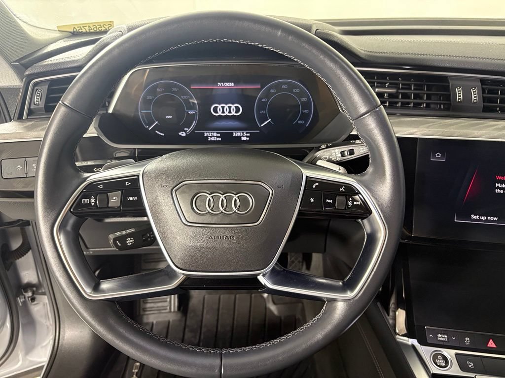 Used 2022 Audi e-tron Premium AWD/4WD image 23