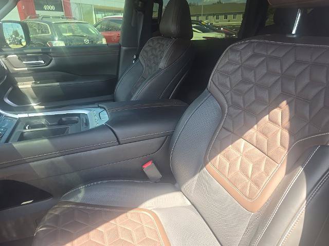 Certified 2025 Nissan Armada Platinum w/ Convenience Package RWD image 9