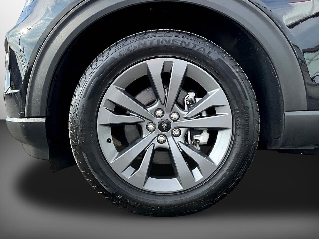 Used 2021 Ford Explorer XLT w/ Equipment Group 202A AWD/4WD image 36