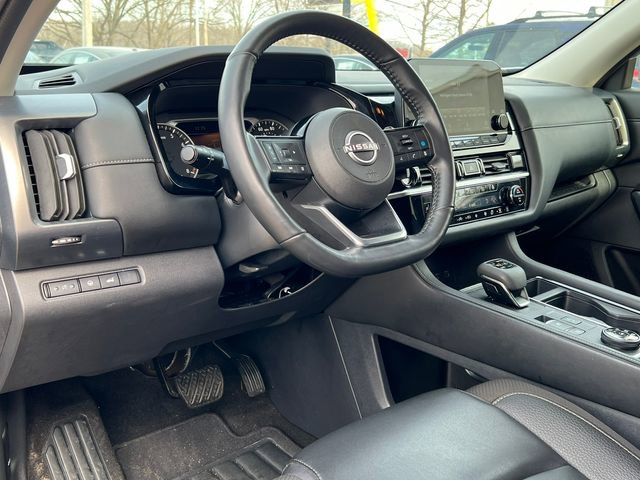 Used 2025 Nissan Pathfinder SL image 19