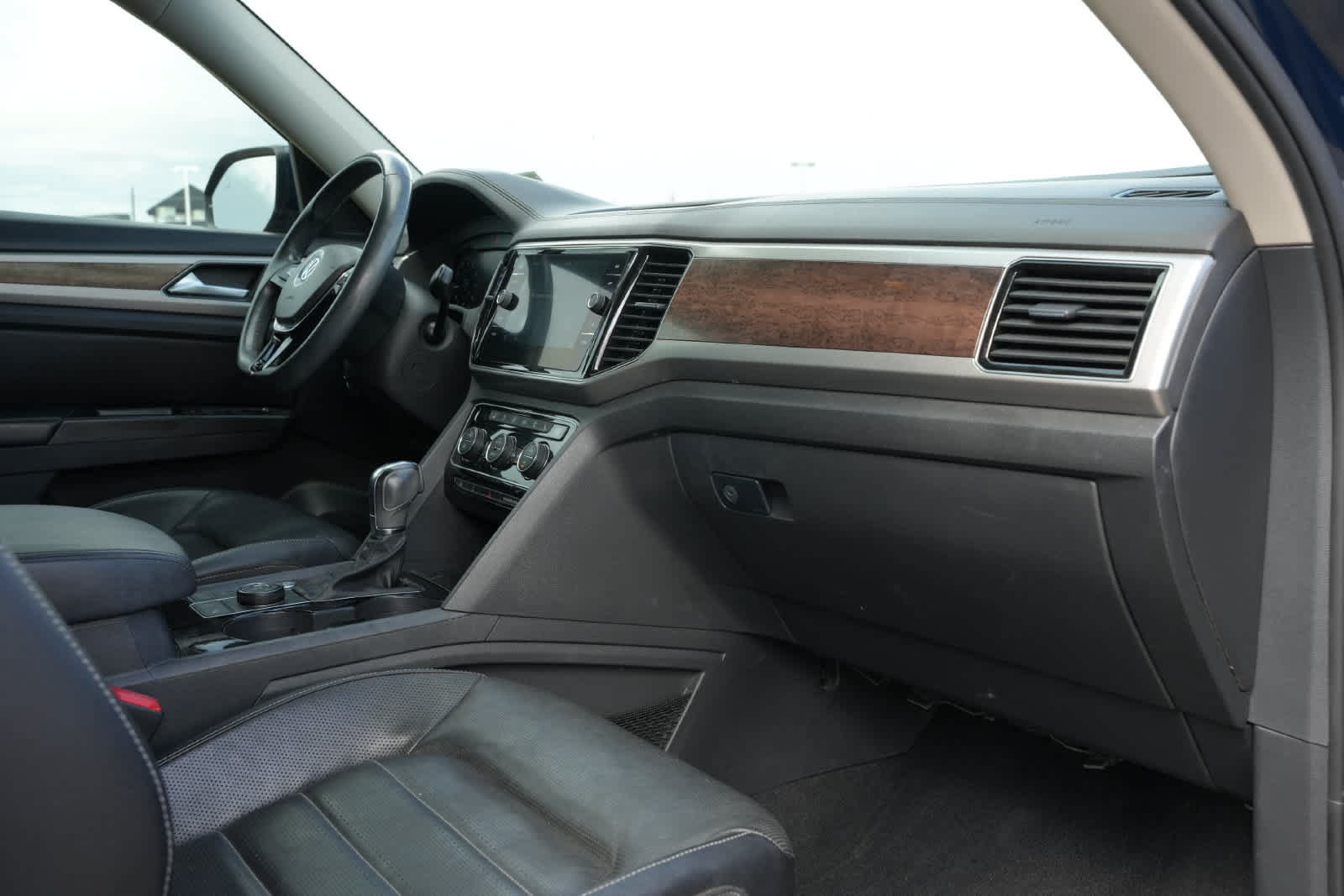 Used 2018 Volkswagen Atlas SEL Premium AWD/4WD image 19