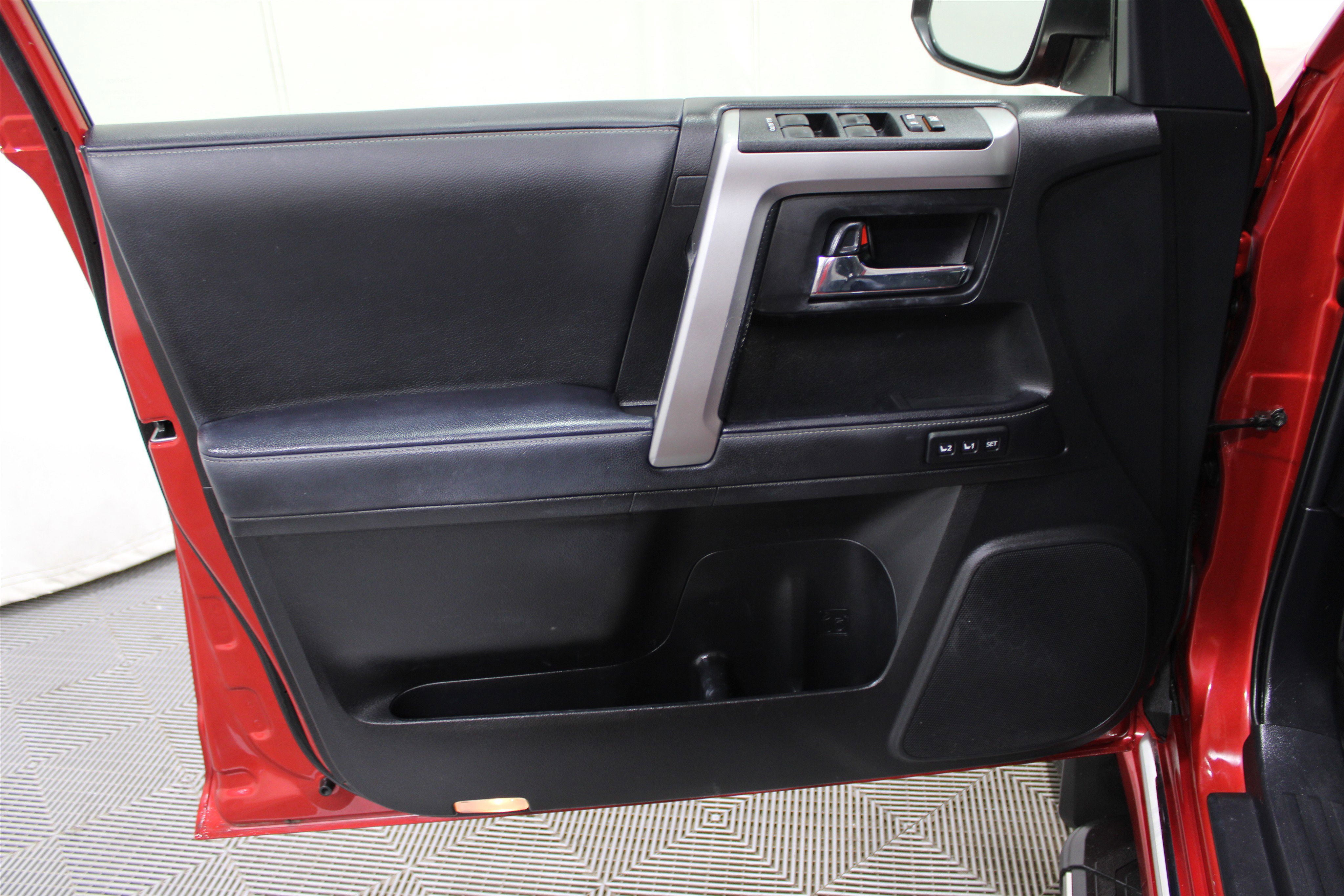 Used 2022 Toyota 4Runner Limited image 5