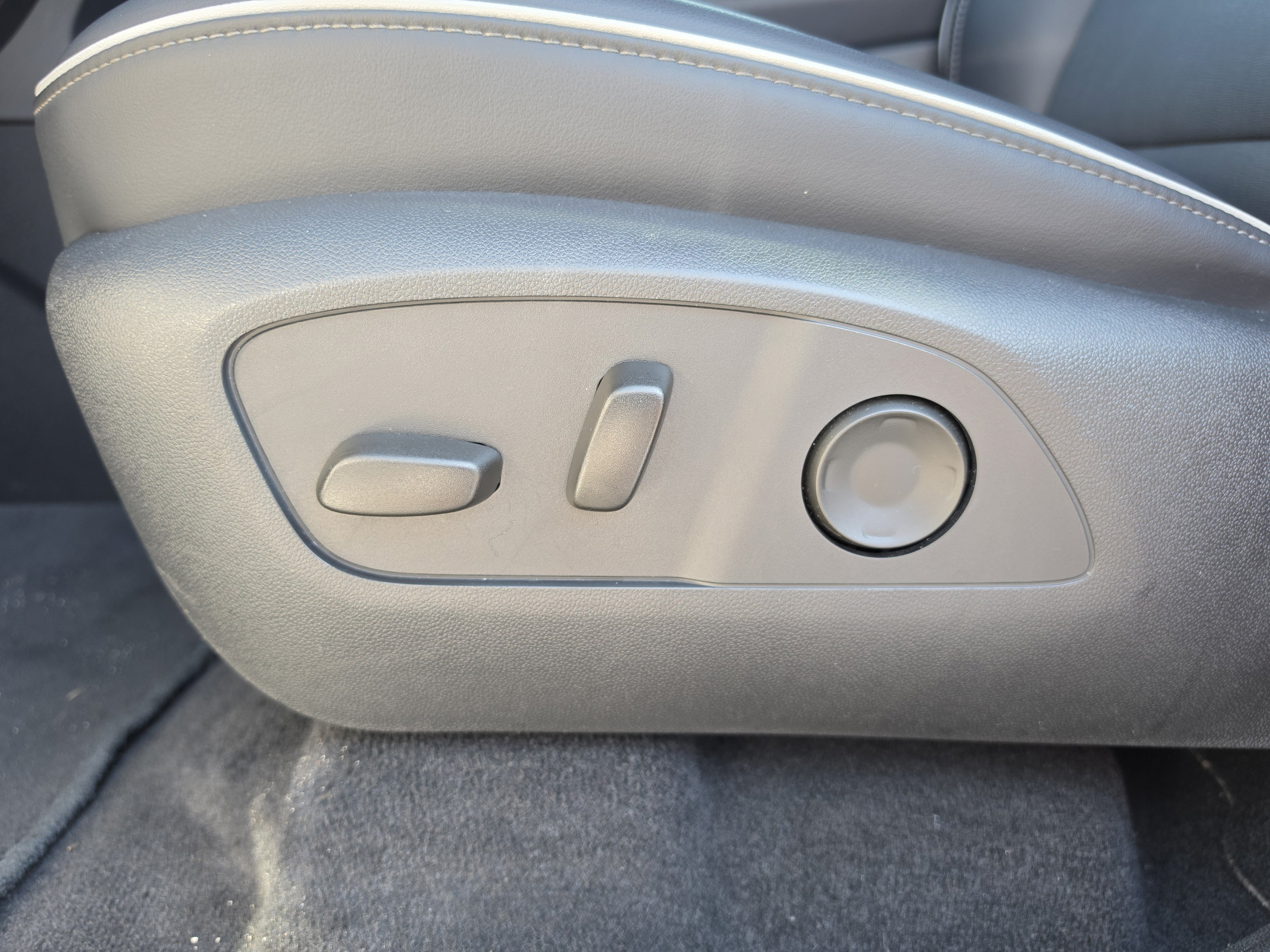 Used 2025 Buick Enclave Preferred FWD image 26