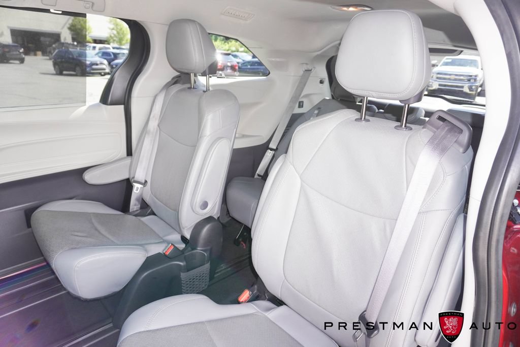 Used 2022 Toyota Sienna Limited AWD/4WD image 47