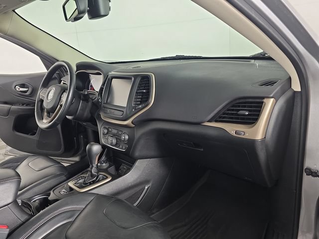 Used 2017 Jeep Cherokee High Altitude AWD/4WD image 31