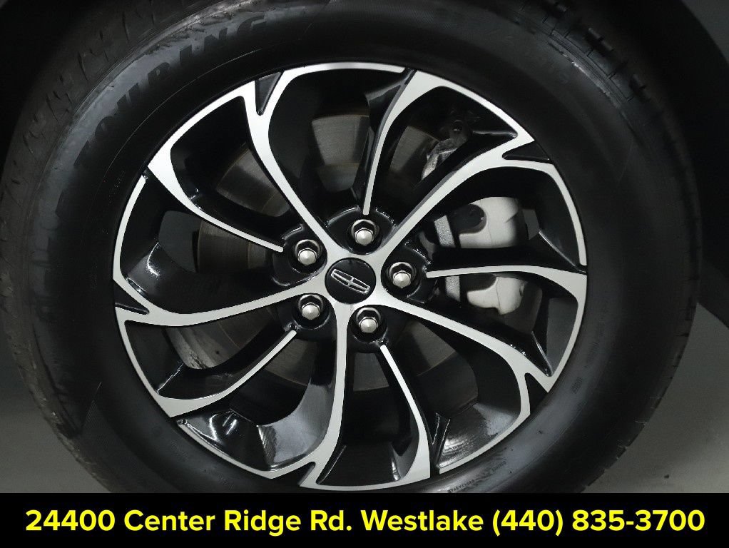 Used 2025 Lincoln Nautilus Premier AWD/4WD image 10