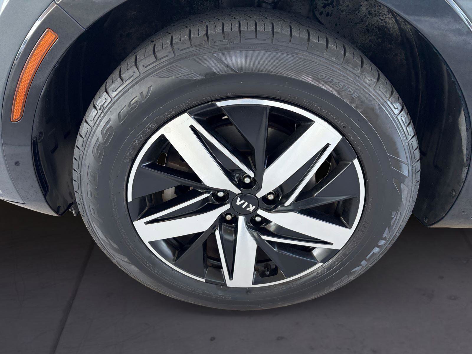 Used 2021 Kia Sorento S FWD image 14