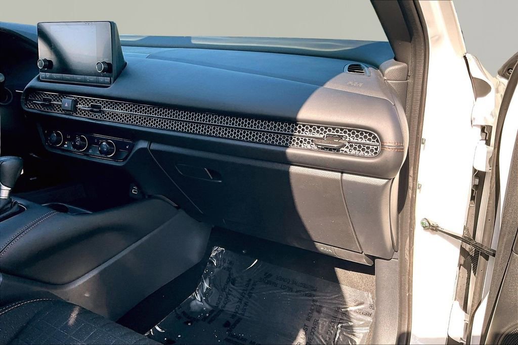 Used 2025 Honda HR-V Sport image 18