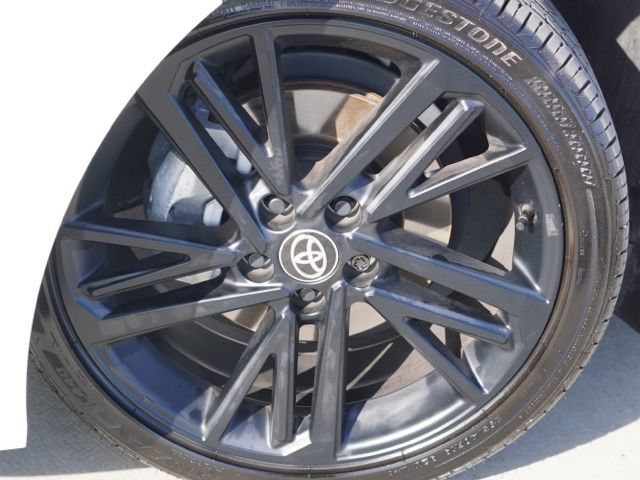 Used 2026 Toyota Camry Hybrid w/ Multimedia Upgrade Package FWD image 12