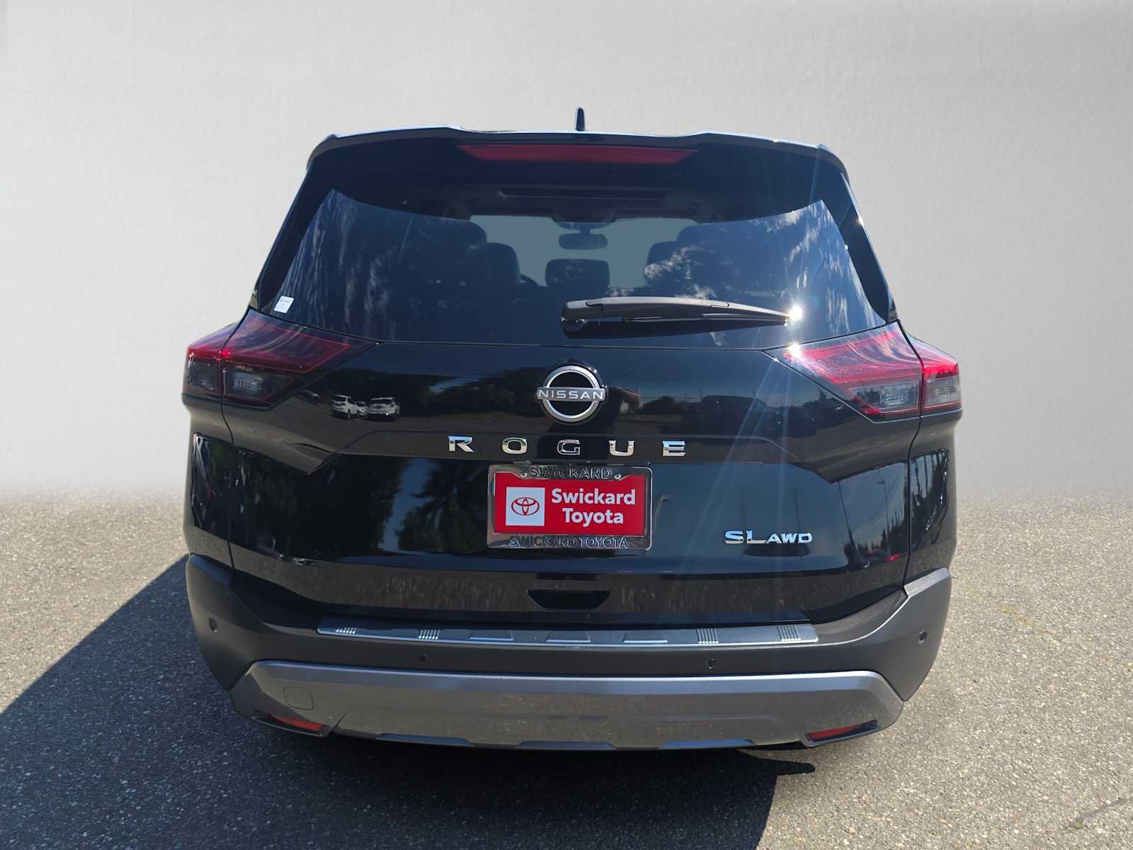 Used 2023 Nissan Rogue SL AWD/4WD image 4