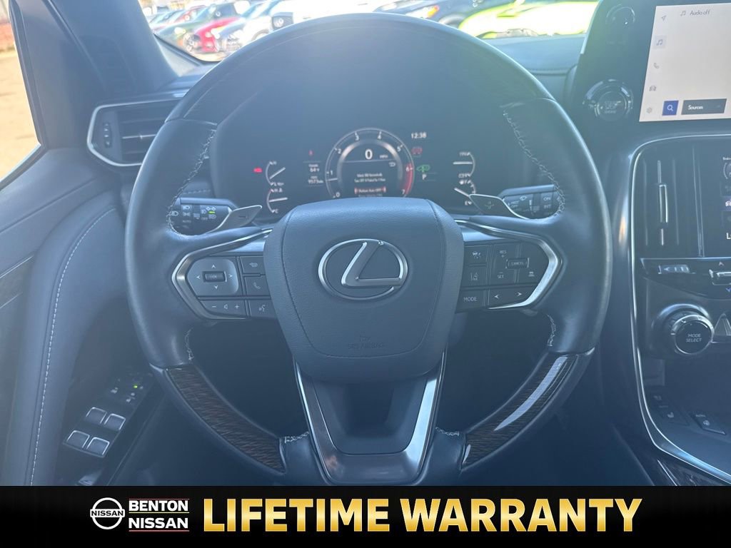Used 2023 Lexus LX 600 4WD w/ Accessory Package (Z1) image 16