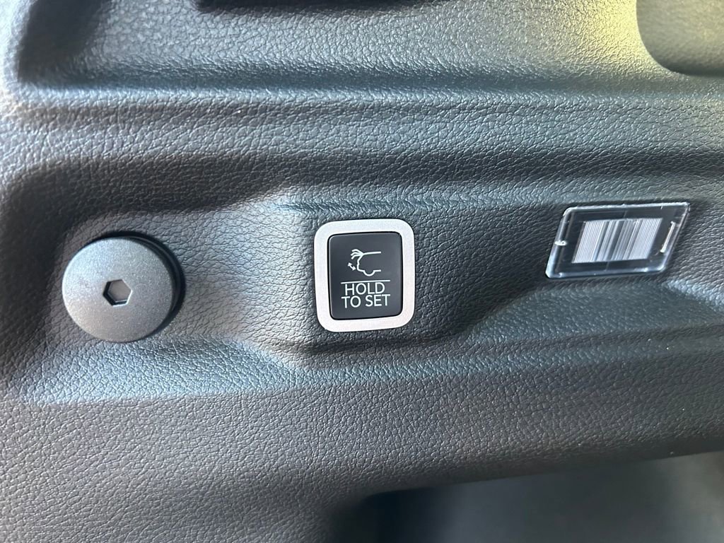 New 2025 Jeep Grand Cherokee L Altitude image 27