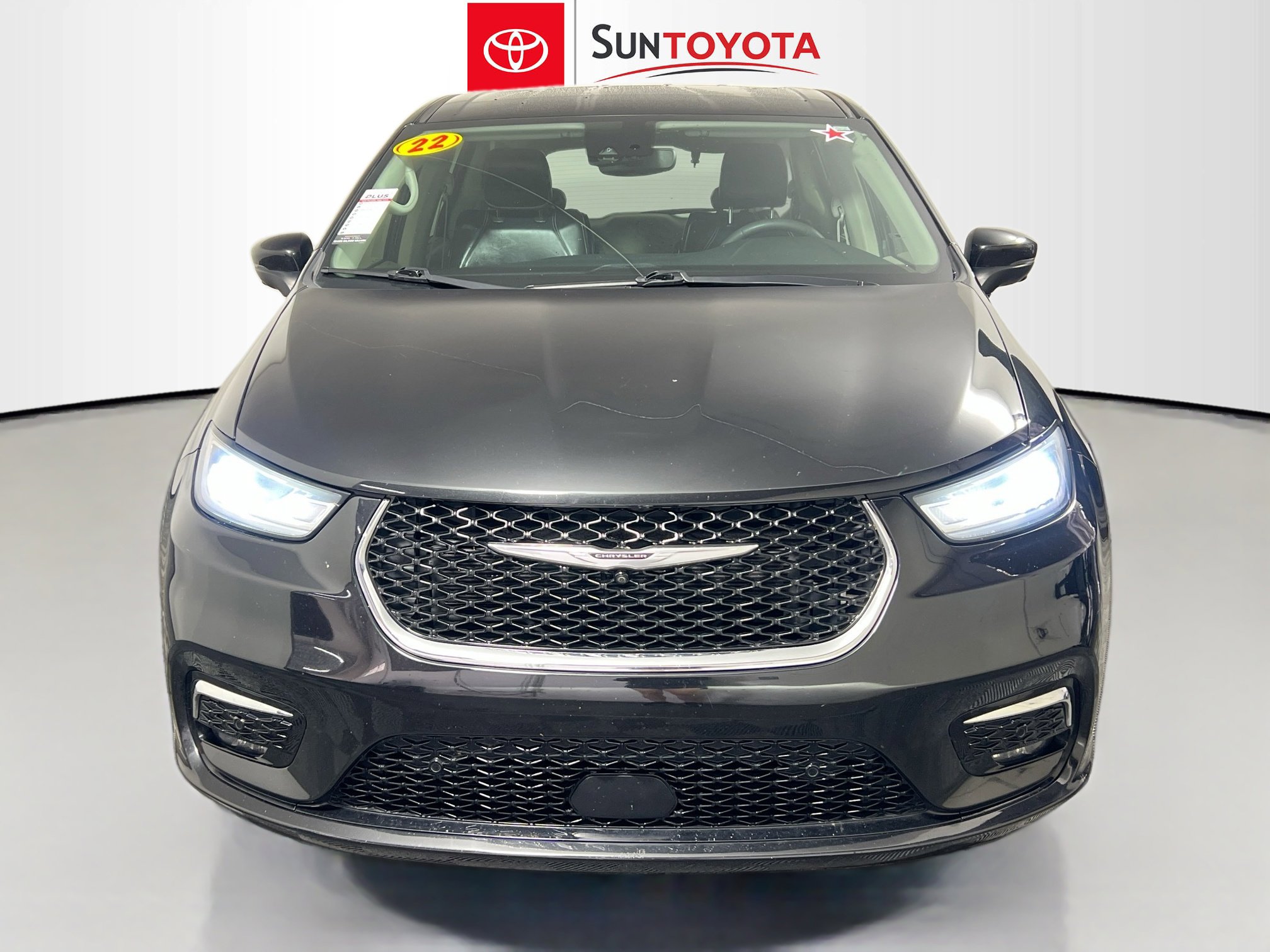 Used 2023 Chrysler Pacifica Touring-L FWD image 10