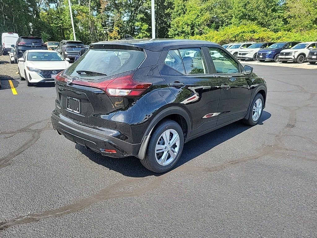 New 2025 Nissan Kicks Play S image 11